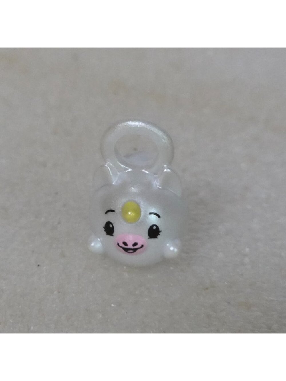 Moose Enterprise Pikmi Pops surprise toy charm White Unicorn figure 1"